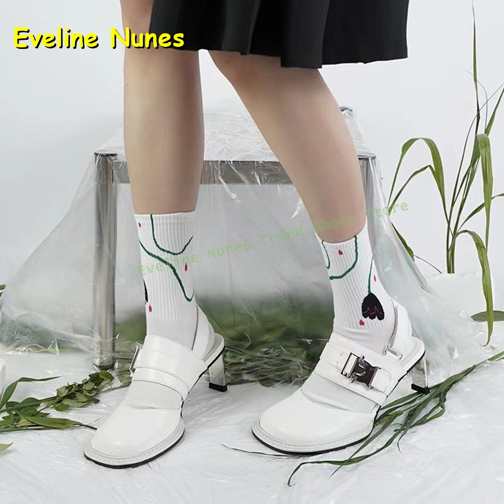 Sandálias Femininas Pretas de  - Boots avaliação e preço
