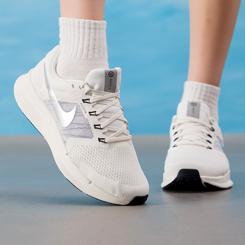 Tênis Nike Feminino Original L - Lightweight Road Running Shoes avaliação e preço